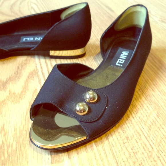 vaneli Shoes - Vaneli black flats