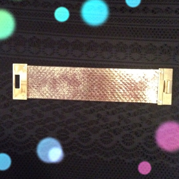 ❌❌Snakeskin Turn Lock Bracelet - Picture 3 of 4