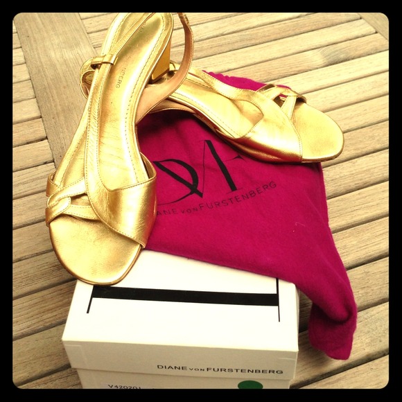 DVF Ravellp Gold Sandals- w/ dust bag and box!