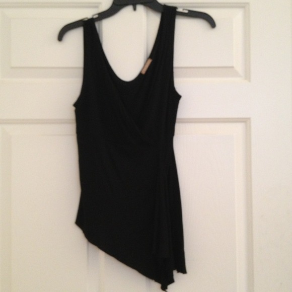 🔴SOLD🔴Forever 21 black tank. Cute!!