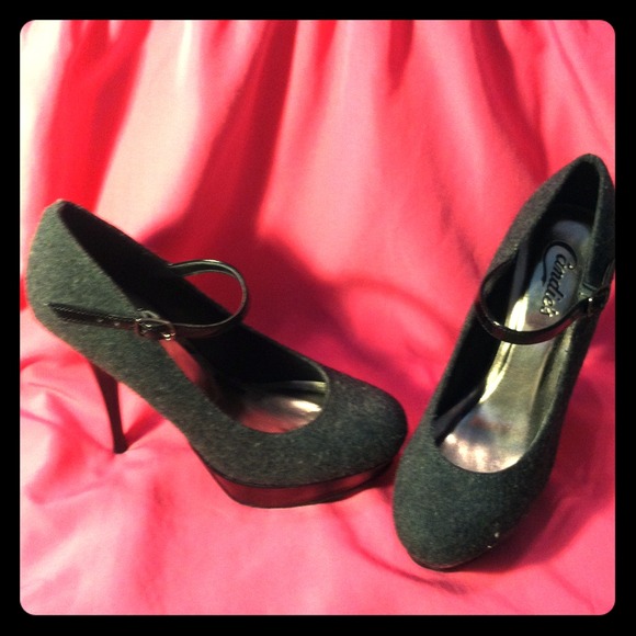 Candies sexy gray, Mary Jane heels