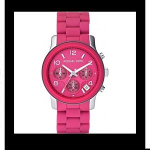 Mickael Kors pink watch!! God condition With box !