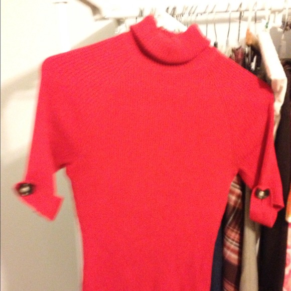 Red turtle net sweater