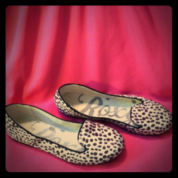 Roxy leopard print flats