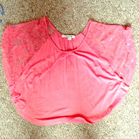Pink, butterfly style shirt with lace sleeves - Picture 1 of 3