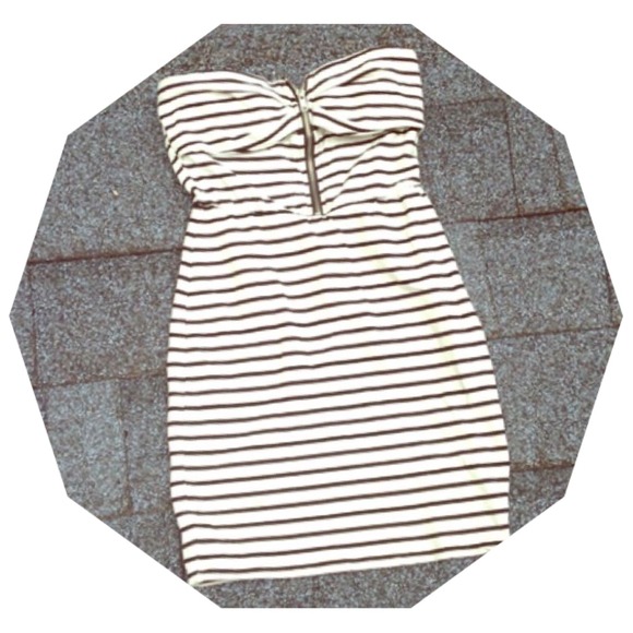 White and black striped tube dress 👗👗