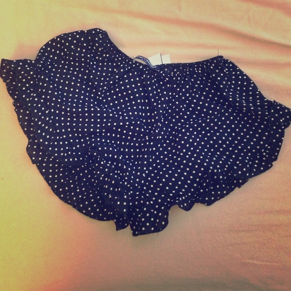 Brandy melville ruffle shorts