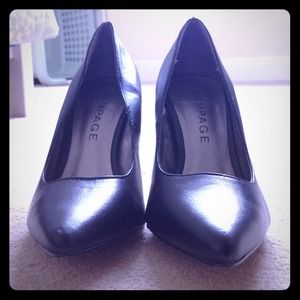 Brand New! Never worn black Rampage heels