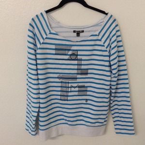 NWOT-Girls Volcom sweater striped