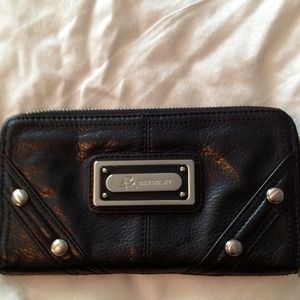 B. Makowsky black leather wallet