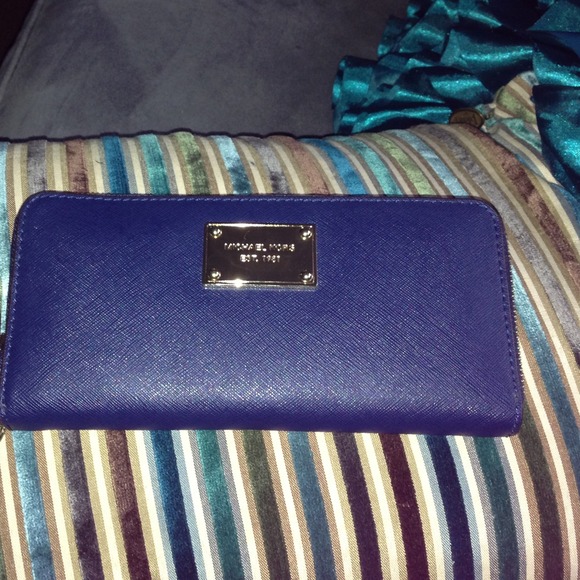 Michael Kors Wristlet