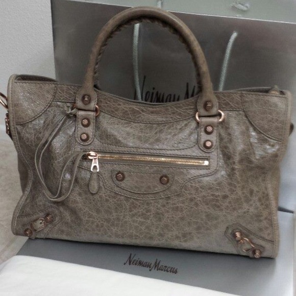❌❌ SOLD ❌❌Balenciaga City in Gris Poivre RGH