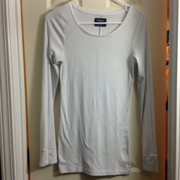 Long sleeve American Eagle white top