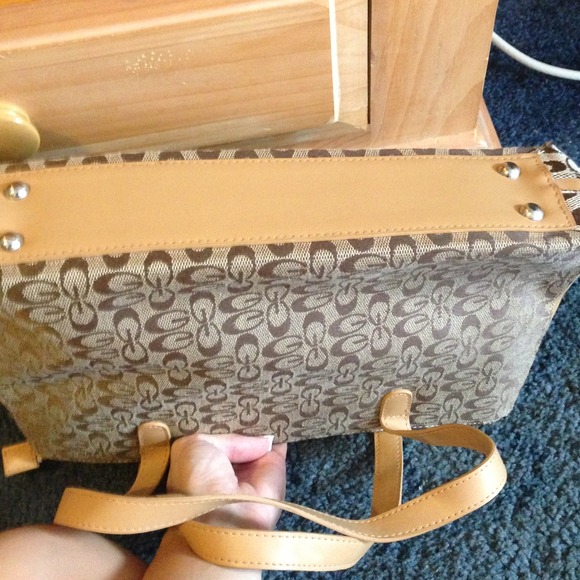 Beautiful handbag - Picture 3 of 4