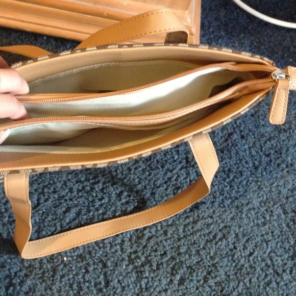 Beautiful handbag - Picture 4 of 4