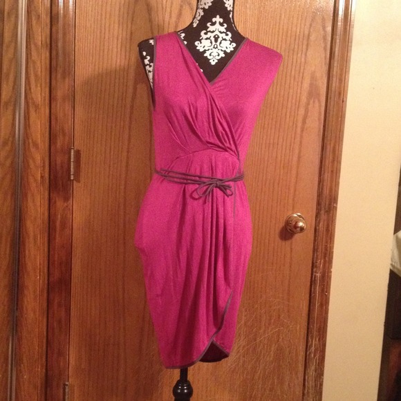 Dress - Picture 1 of 4
