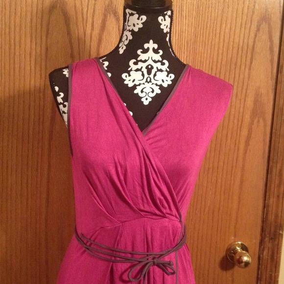 Dress - Picture 2 of 4