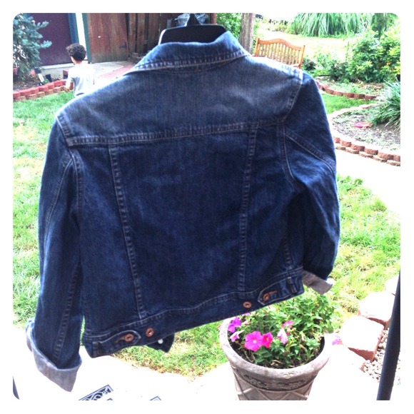 The perfect jean jacket!🍂🍂