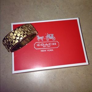Gold/tone Coach bracelet !! ✨✨