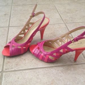 Bandolino pink and purple peep toe heels
