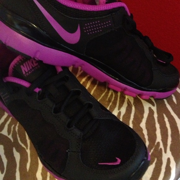 ❌Hold❌Black and purple flex tr2 nikes