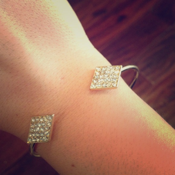 🎁🎁🎁GIFT!!! Gold cuff