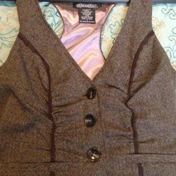 Beautiful Vest and skirt color Brown - Picture 2 of 4