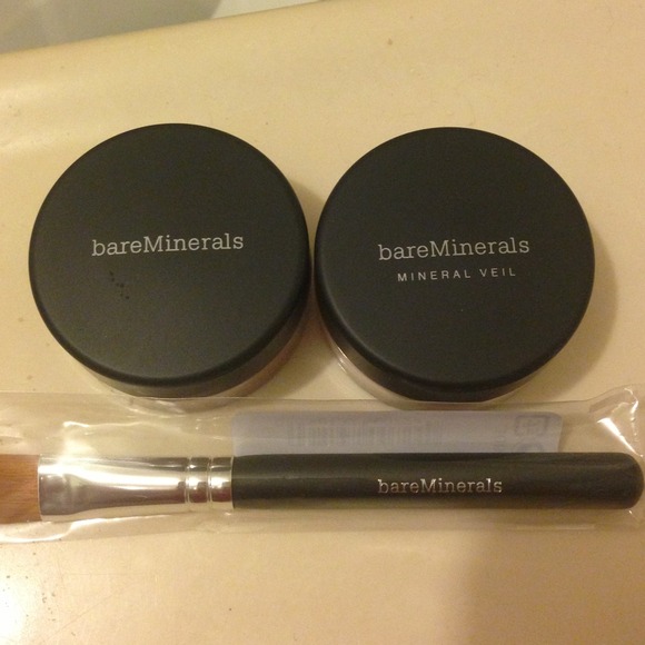 Bundle, sold!! Tank, BM set, gold gun necklace