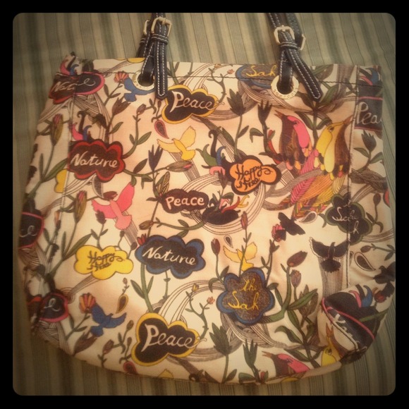 Le Sac Tote with Black Leather Straps