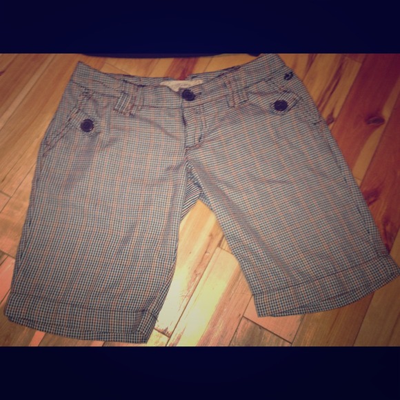 *Billabong* Fall plaid bermuda shorts ~size 3 ~