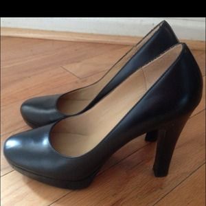 REDUCED Michael Kors black pumps