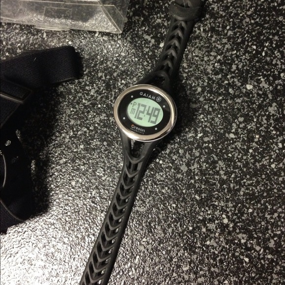 **SOLD IN BUNDLE** NEW! Heart rate monitor