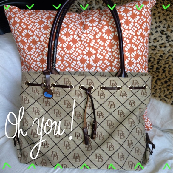 Dooney & Bourke Handbags - SOLD IN BUNDLE!!Authentic Dooney & Bourke Handbag