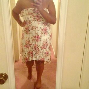 🎉🔴BUNDLED 2 dresses. SALE PRICE $15🔴🎉