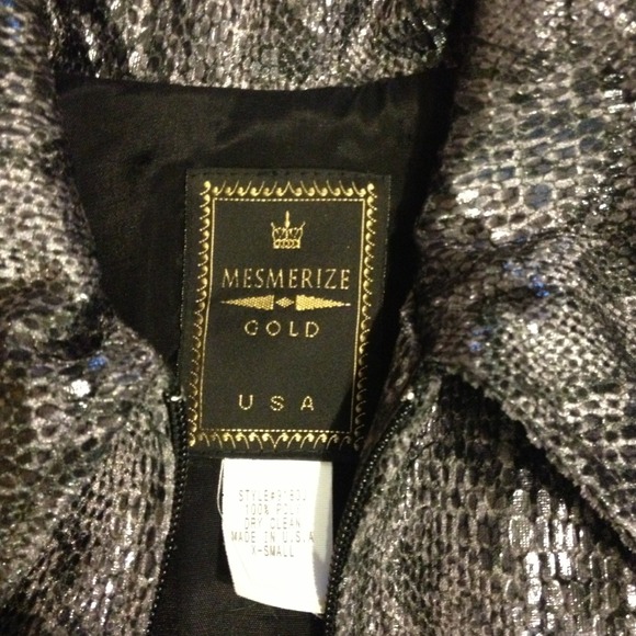 Elegant Vintage made in USA Snake Printed Suit - Picture 2 of 4