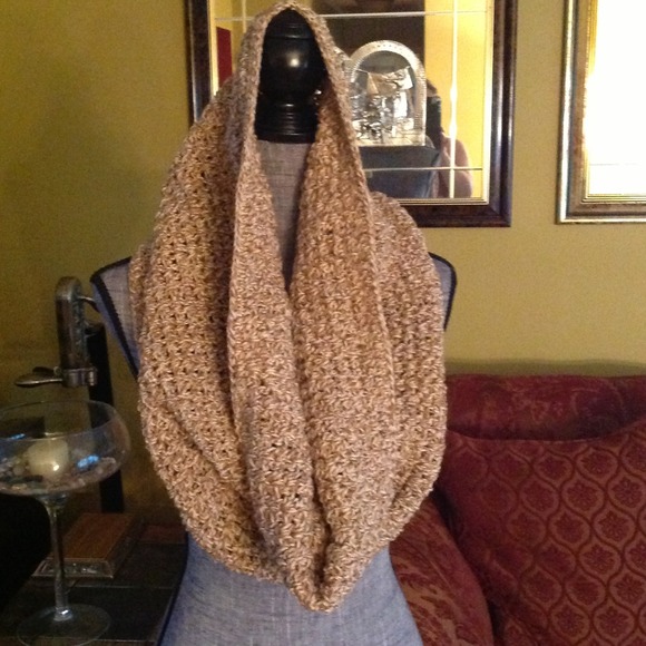SOLD IN BUNDLE !  NWOT INFINITY SCARF-cotton blend - Picture 2 of 2