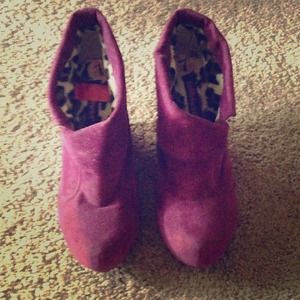 Wedged purple booties