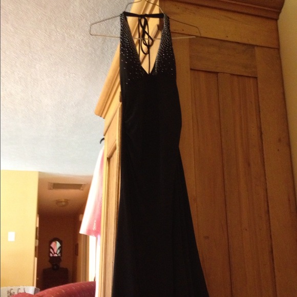 Little black dress with jewels on the chest. - Picture 3 of 4