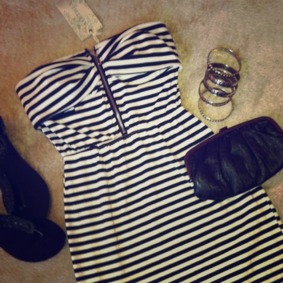 SOLD!!!  ALYTHEA Black and Off White Dress NWT