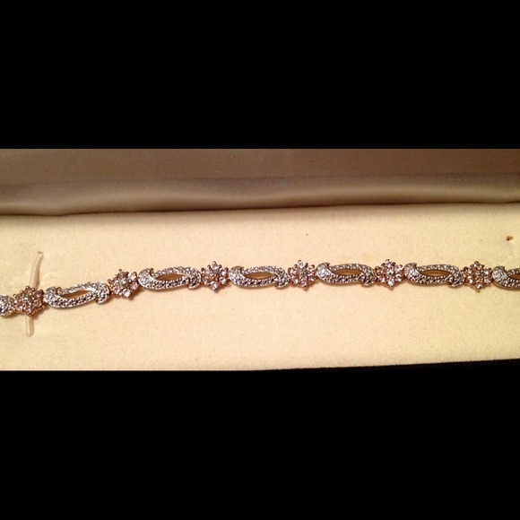 Bundle - Picture 2 of 2