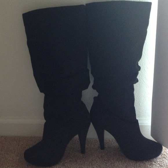 🔴SOLD ON EBAY🔴Black Suede High Boots🍁 - Picture 3 of 4