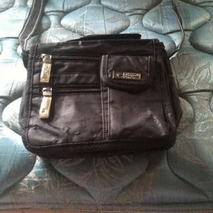 Black shoulder bag