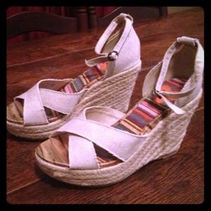 ‼️SALE‼️NEW Tan Wedges!!!! 👡