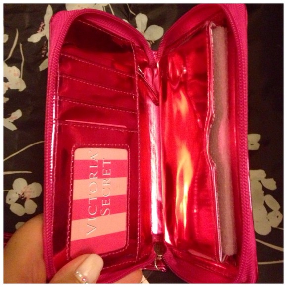 🎀 VS Phone Clutch/Wallet 🎀 - Picture 2 of 2