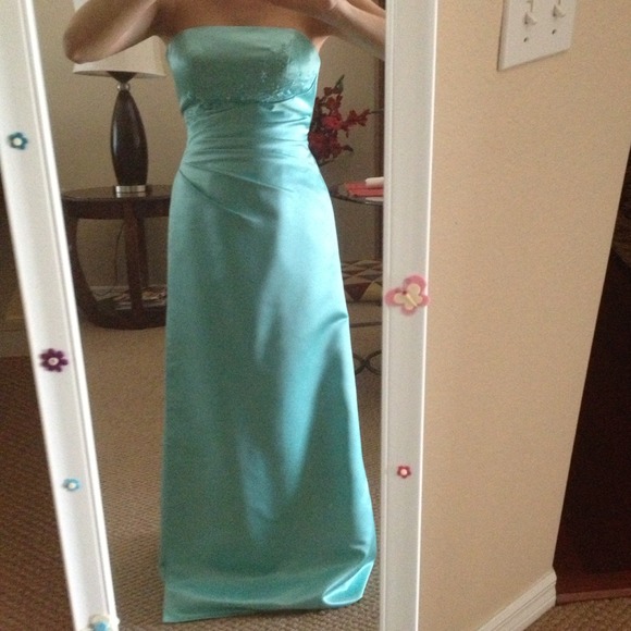 Beautiful and elegant dress!