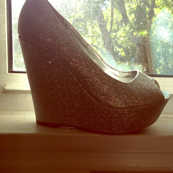 Silver Peep Toe Glitter Pumps