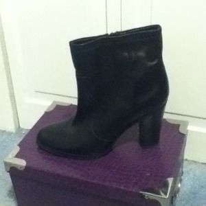 Carlos Santana boots