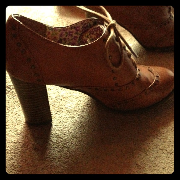 BOOTIE HEELS