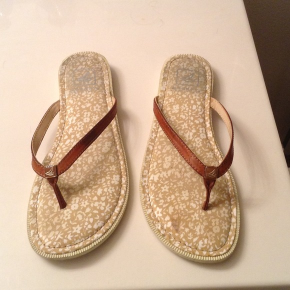 Sold...Clearance.....Sperrys Top-Sider FlipFlops