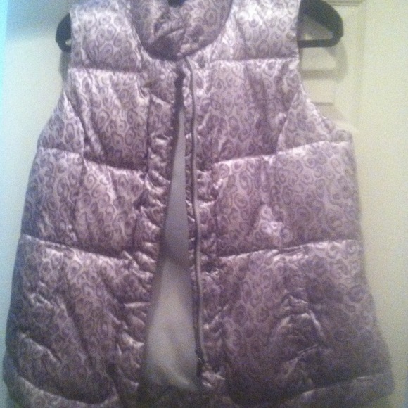 Grey leopard vest